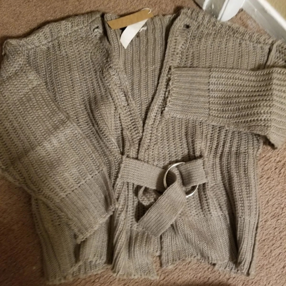 Cardigan sweater
